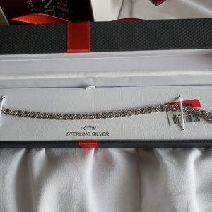 BEAUTIFUL Sterling bracelet.  1 carat total